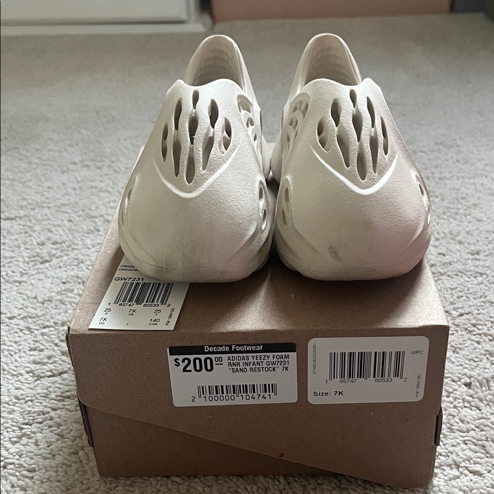 Adidas Yeezy Foam RNNR in Cream